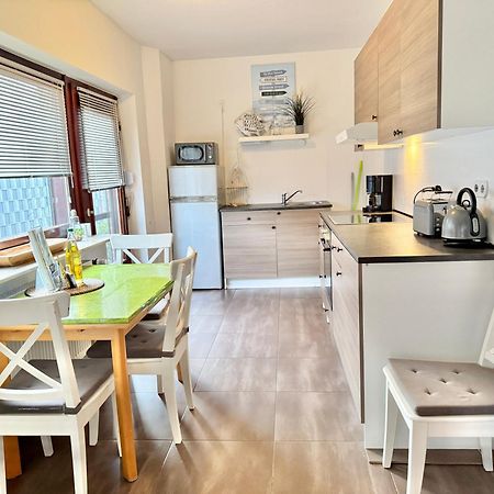 Ferienwohnung Im Erdgeschoss Mit Eingezaeunten Garten Und Terrasse Άουριχ Εξωτερικό φωτογραφία